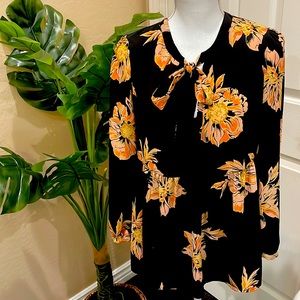 DR2 “Daniel Rain” black floral blouse 👚